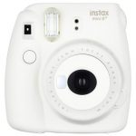 富士フイルム instax mini 8+ チェキ を購入すると先着で3,000PTもらえる!